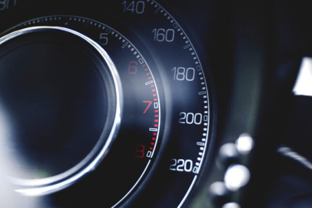 Les enjeux des normes ISO dans l’industrie automobile : sécurité, réduction des coûts et écologie